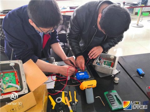 安居煤矿开展压力传感器自修工作，节约资金近6万元