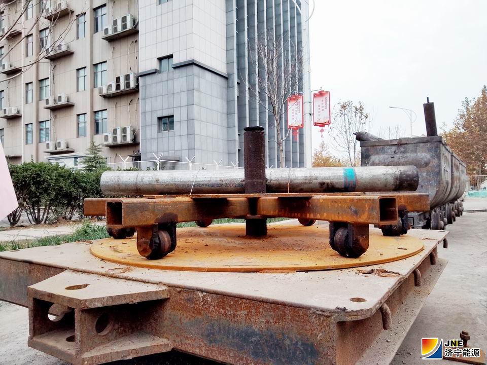 2019年12月5日，金桥煤矿电缆敷设再添“新武器”（李琛 摄）.jpg