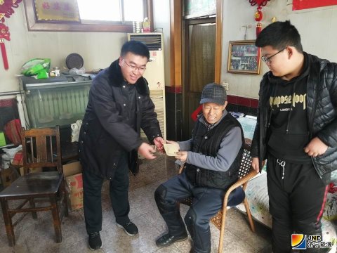 济矿物流公司春节慰问困难职工