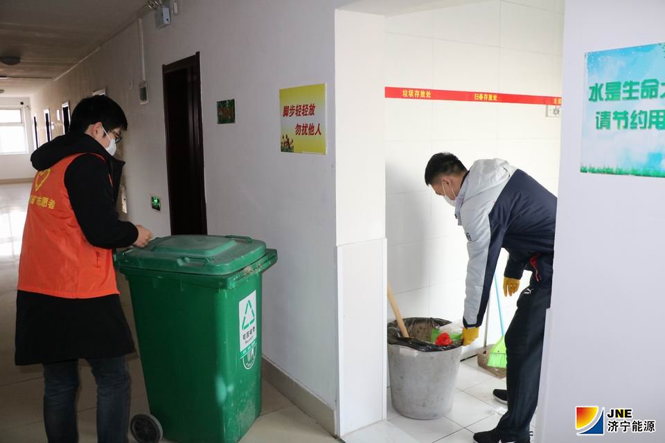 1583738305943976.jpg 义桥煤矿“雷锋”志愿服务防疫一线.jpg