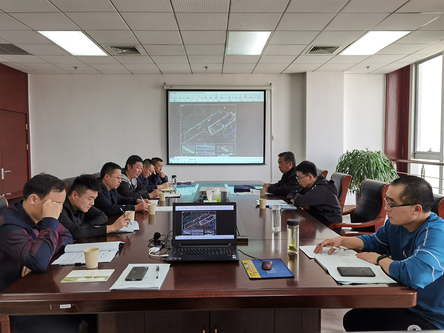 1602334224676276.jpg 鲲鹏公司:鲲鹏公司生产科开展专题学习会议(薛皛皛)2.jpg