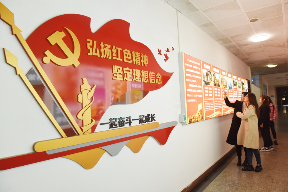 霄云煤矿：发挥文化引领作用 打造“和谐”企业文化阵地1.jpg