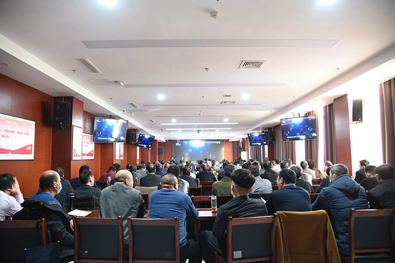 1638152639221502.jpg 鲲鹏公司:学标准 对标准 落实标准 鲲鹏公司开展机电人.jpg