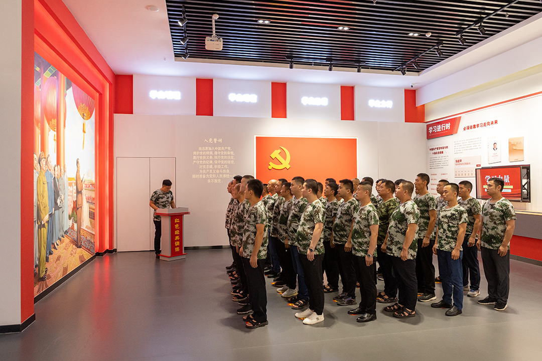 2022年8月10日初心不改 赤诚依旧 运河煤矿组织退役军人参观党性教育基地暨集体过“政治生日”（陈光张弘商小路） (2).jpg