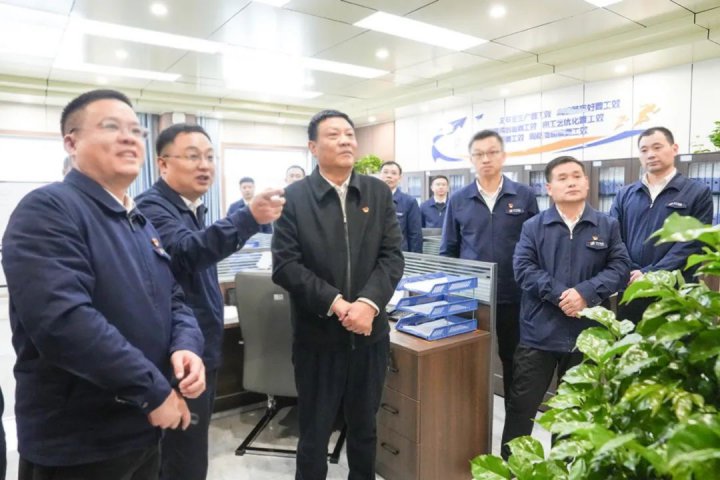 张广宇到义桥煤矿督导检查，并到集团联建村走访慰问