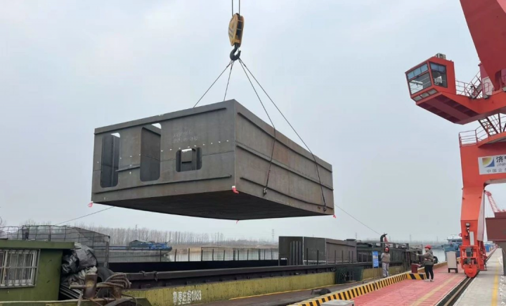 一场“协同强链”的接力赛！首批船体结构件送抵新能船业