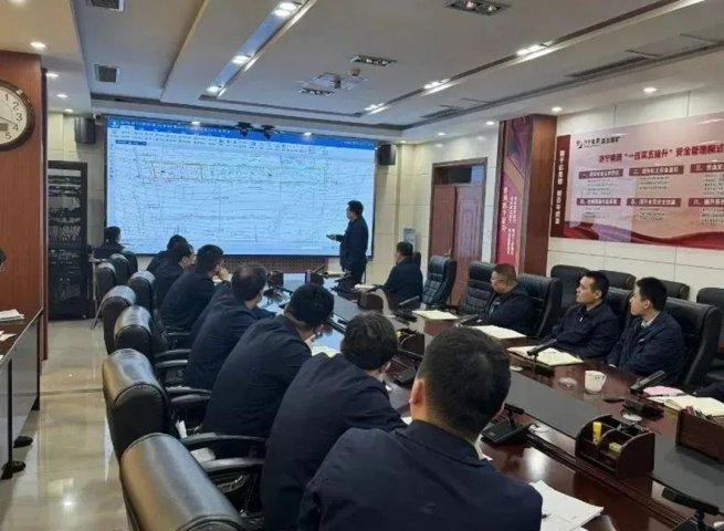 霄云煤矿创新 “三类人” 协同管理模式，激活正规循环 “新引擎”