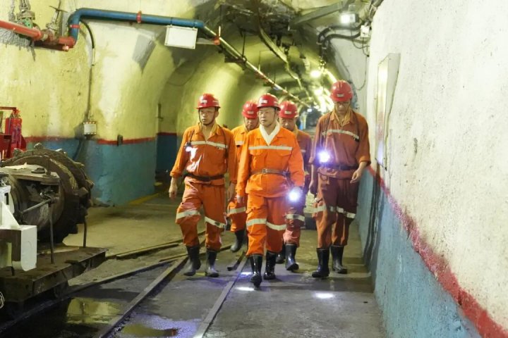 王崇景到义桥煤矿检查指导工作